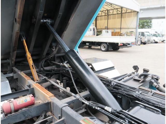 キャンター ワイドセミロング 巻込みパッカー 6.8立米 連続スイッチ ワイドセミロング 巻込み式 モリタ KA768D 6.8立米 連続スイッチ 車検有 175馬力 インパネ5速 カラーバックカメラ キーレス スペアキー有 Bluetooth付ラジオ(20枚目)