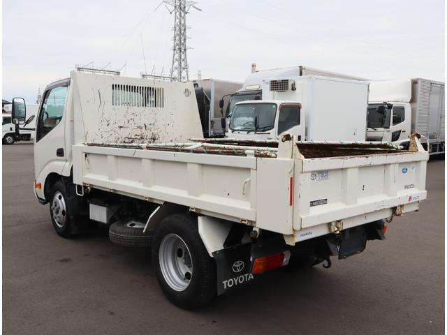 ダイナトラック 強化ダンプ フルジャストロー 3t4ナンバー 令和5年4月 極東開発 DD02-31 手動コボレーン 3方開 ロックピン付 右前作業灯 保証書有 取扱説明書有 Bluetooth付ラジオ 電動パーキングブレーキ(6枚目)