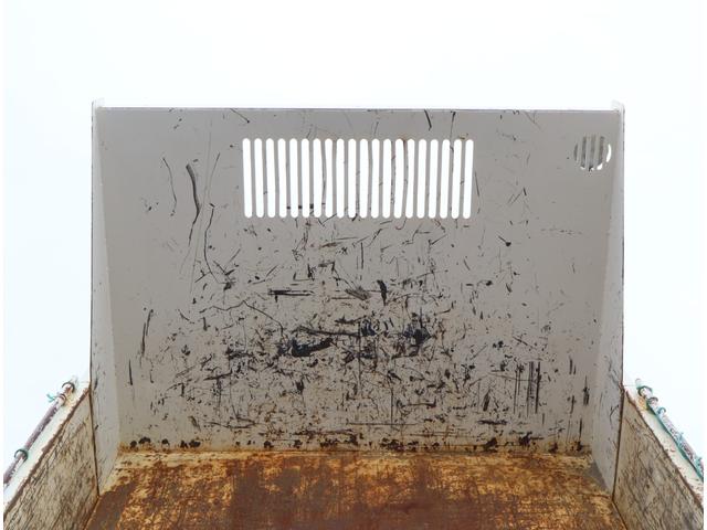 ダイナトラック 強化ダンプ フルジャストロー 3t4ナンバー 令和5年4月 極東開発 DD02-31 手動コボレーン 3方開 ロックピン付 右前作業灯 保証書有 取扱説明書有 Bluetooth付ラジオ 電動パーキングブレーキ(9枚目)