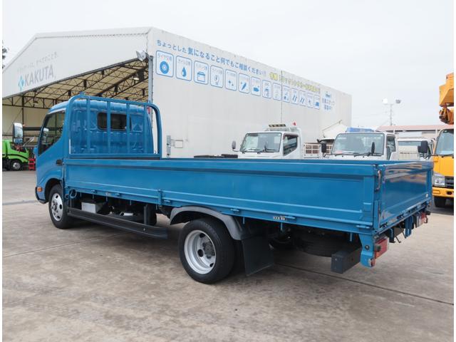 ダイナトラック 標準ロング　積載２ｔ　車両総重量５ｔ未満　ＡＴ車　ジャストロー　３方開　精工ラック　保証書有　取扱説明書有　衝突被害軽減ブレーキ　カラーバックカメラ　ＥＴＣ　キーレス　ＩＣターボ（6枚目）