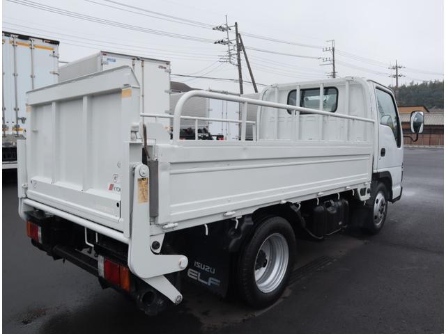 エルフトラック 木平　フルフラットロー　パワーゲート　車両総重量５ｔ未満　積載２ｔ　３方開　アオリ上パイプ欄干付　極東開発　アーム式パワーゲート　鉄　６００ｋｇ　取扱説明書有　カラーバックカメラ　坂道発進補助（4枚目）