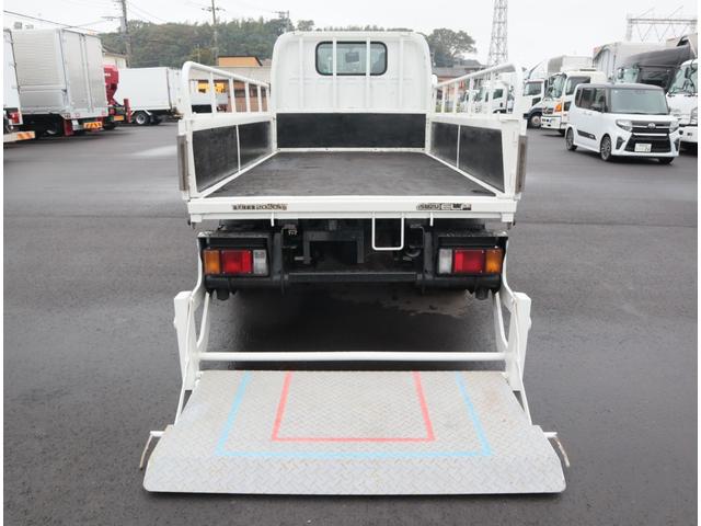 エルフトラック 木平　フルフラットロー　パワーゲート　車両総重量５ｔ未満　積載２ｔ　３方開　アオリ上パイプ欄干付　極東開発　アーム式パワーゲート　鉄　６００ｋｇ　取扱説明書有　カラーバックカメラ　坂道発進補助（7枚目）