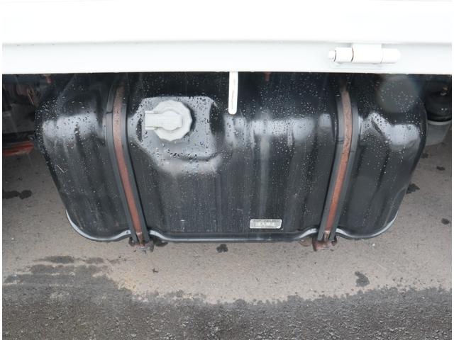 エルフトラック 木平　フルフラットロー　パワーゲート　車両総重量５ｔ未満　積載２ｔ　３方開　アオリ上パイプ欄干付　極東開発　アーム式パワーゲート　鉄　６００ｋｇ　取扱説明書有　カラーバックカメラ　坂道発進補助（18枚目）