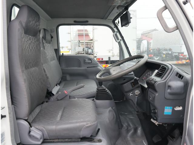 エルフトラック 木平　フルフラットロー　パワーゲート　車両総重量５ｔ未満　積載２ｔ　３方開　アオリ上パイプ欄干付　極東開発　アーム式パワーゲート　鉄　６００ｋｇ　取扱説明書有　カラーバックカメラ　坂道発進補助（19枚目）