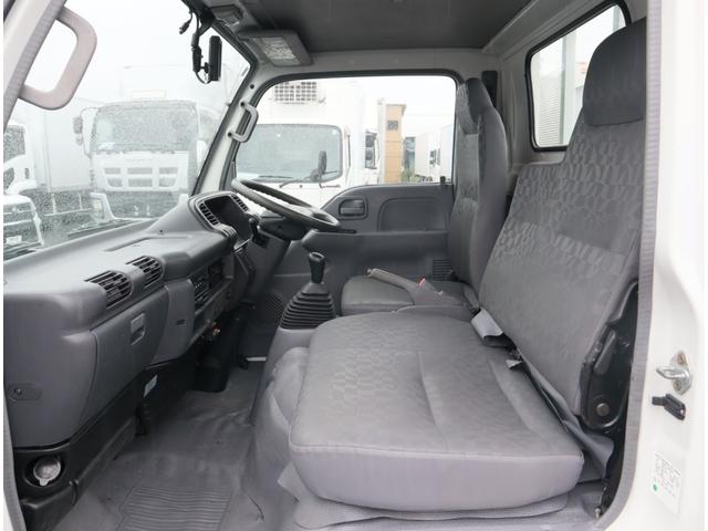 エルフトラック 木平　フルフラットロー　パワーゲート　車両総重量５ｔ未満　積載２ｔ　３方開　アオリ上パイプ欄干付　極東開発　アーム式パワーゲート　鉄　６００ｋｇ　取扱説明書有　カラーバックカメラ　坂道発進補助（26枚目）