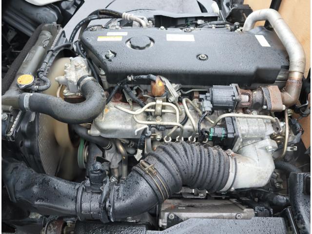 エルフトラック 木平　フルフラットロー　パワーゲート　車両総重量５ｔ未満　積載２ｔ　３方開　アオリ上パイプ欄干付　極東開発　アーム式パワーゲート　鉄　６００ｋｇ　取扱説明書有　カラーバックカメラ　坂道発進補助（28枚目）