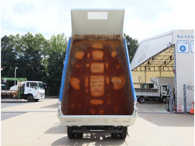 デュトロ 強化ダンプ　全低床　３ｔ４ナンバー　極東開発　ＤＤ０２－３１　３方開　手動コボレーン　ロックピン付　１３６馬力　フロア５速　取扱説明書有　ＩＣターボ（7枚目）