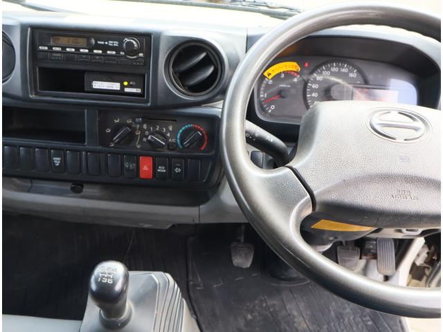 デュトロ 強化ダンプ　全低床　３ｔ４ナンバー　極東開発　ＤＤ０２－３１　３方開　手動コボレーン　ロックピン付　１３６馬力　フロア５速　取扱説明書有　ＩＣターボ（25枚目）