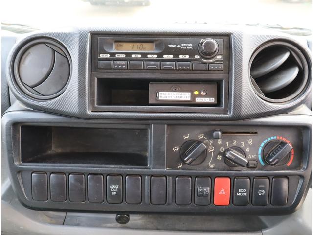 デュトロ 強化ダンプ　全低床　３ｔ４ナンバー　極東開発　ＤＤ０２－３１　３方開　手動コボレーン　ロックピン付　１３６馬力　フロア５速　取扱説明書有　ＩＣターボ（27枚目）