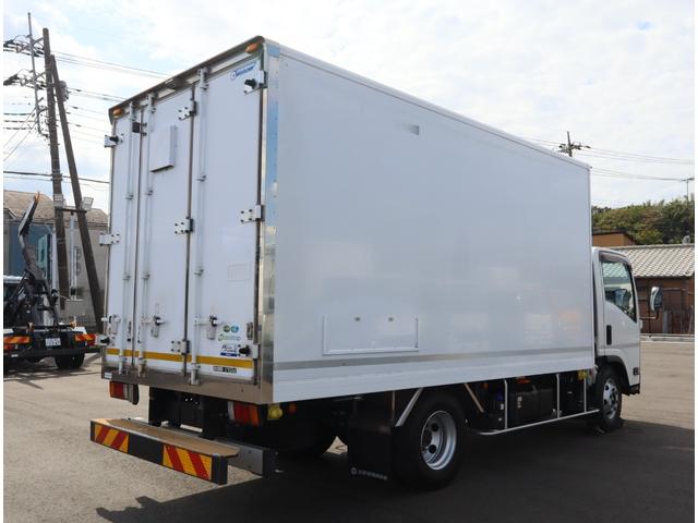 エルフトラック 保冷バン　ワイドロング　サイドドア　オートフロア　ＡＴ車　フルフラットロー　矢野特殊　スライドサイドドア　リア３枚観音　床オートフロア　ナカオ工業　Ｎ－２－１－１Ｃ　　断熱：リア７５ｍｍ　それ以外全て５０ｍｍ　前後換気口　ステンレスパーツ有　積載３．７ｔ（4枚目）