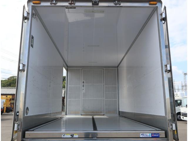 エルフトラック 保冷バン　ワイドロング　サイドドア　オートフロア　ＡＴ車　フルフラットロー　矢野特殊　スライドサイドドア　リア３枚観音　床オートフロア　ナカオ工業　Ｎ－２－１－１Ｃ　　断熱：リア７５ｍｍ　それ以外全て５０ｍｍ　前後換気口　ステンレスパーツ有　積載３．７ｔ（9枚目）