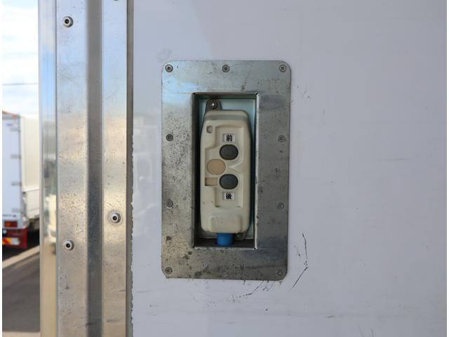 エルフトラック 保冷バン　ワイドロング　サイドドア　オートフロア　ＡＴ車　フルフラットロー　矢野特殊　スライドサイドドア　リア３枚観音　床オートフロア　ナカオ工業　Ｎ－２－１－１Ｃ　　断熱：リア７５ｍｍ　それ以外全て５０ｍｍ　前後換気口　ステンレスパーツ有　積載３．７ｔ（16枚目）