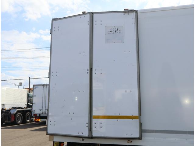 エルフトラック 保冷バン　ワイドロング　サイドドア　オートフロア　ＡＴ車　フルフラットロー　矢野特殊　スライドサイドドア　リア３枚観音　床オートフロア　ナカオ工業　Ｎ－２－１－１Ｃ　　断熱：リア７５ｍｍ　それ以外全て５０ｍｍ　前後換気口　ステンレスパーツ有　積載３．７ｔ（18枚目）
