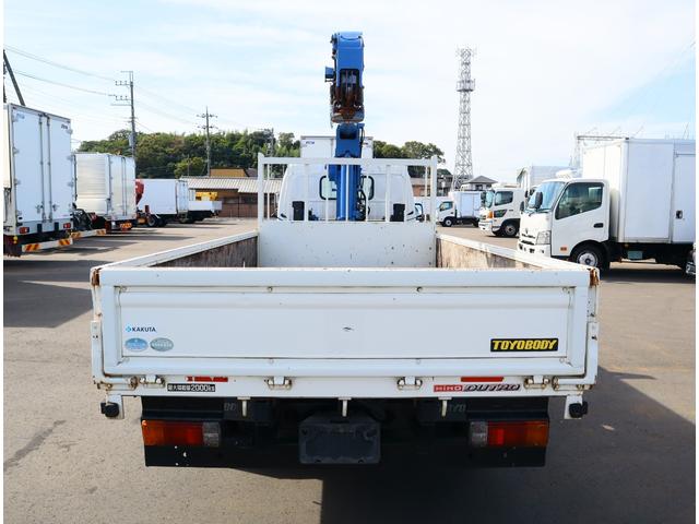 デュトロ 2.6t吊3段クレーン 木平 高床 ロング 平成25年12月タダノ ZE263MH フックイン ブーム、アウトリガー未格納警報装置付平成25年9月 トーヨーボデー 3方開 ロープ穴4対 精工ラック 鳥居下鉄板貼り 136馬力 積載2t FAT(5枚目)