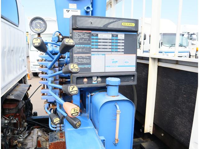 デュトロ 2.6t吊3段クレーン 木平 高床 ロング 平成25年12月タダノ ZE263MH フックイン ブーム、アウトリガー未格納警報装置付平成25年9月 トーヨーボデー 3方開 ロープ穴4対 精工ラック 鳥居下鉄板貼り 136馬力 積載2t FAT(19枚目)