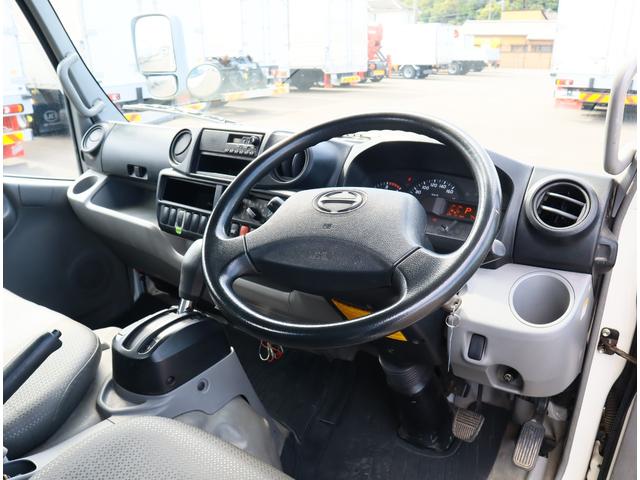 デュトロ 2.6t吊3段クレーン 木平 高床 ロング 平成25年12月タダノ ZE263MH フックイン ブーム、アウトリガー未格納警報装置付平成25年9月 トーヨーボデー 3方開 ロープ穴4対 精工ラック 鳥居下鉄板貼り 136馬力 積載2t FAT(26枚目)