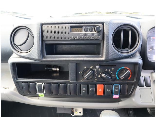 デュトロ 2.6t吊3段クレーン 木平 高床 ロング 平成25年12月タダノ ZE263MH フックイン ブーム、アウトリガー未格納警報装置付平成25年9月 トーヨーボデー 3方開 ロープ穴4対 精工ラック 鳥居下鉄板貼り 136馬力 積載2t FAT(29枚目)