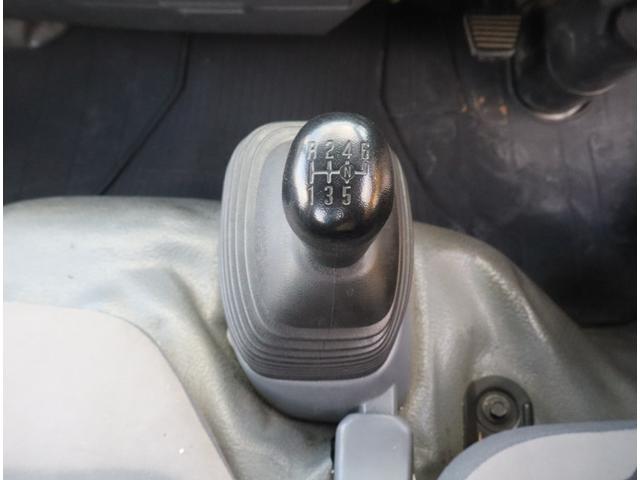 エルフトラック 3段セルフ ラジコン付 回送ボディー 造りボディー ロング フルフラットロー フックイン ハイジャッキ 丸カンフック2対 前スタンション穴1対 後床下フック1対 スロープハンガー フレーム後方リアステー アルミアオリ差し込み式 根太鉄製 鳥居前左右メッキ工具箱(27枚目)