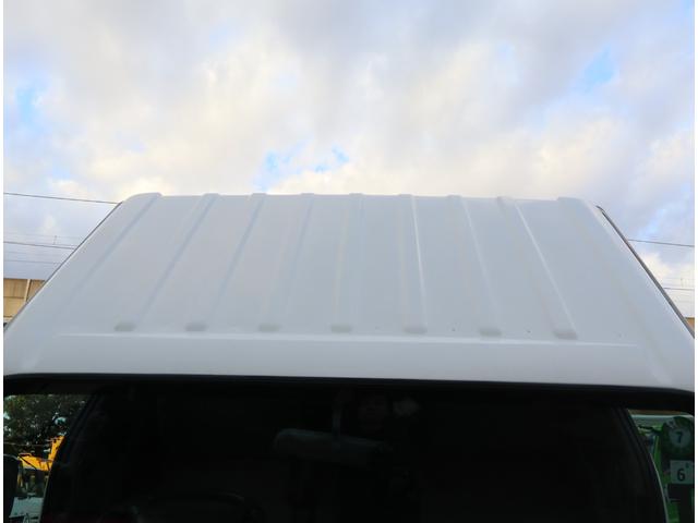 エルフトラック 3段セルフ ラジコン付 回送ボディー 造りボディー ロング フルフラットロー フックイン ハイジャッキ 丸カンフック2対 前スタンション穴1対 後床下フック1対 スロープハンガー フレーム後方リアステー アルミアオリ差し込み式 根太鉄製 鳥居前左右メッキ工具箱(33枚目)