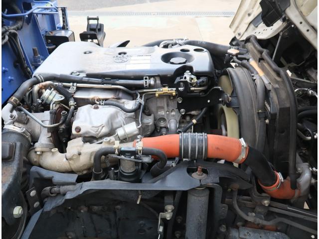 エルフトラック 3段セルフ ラジコン付 回送ボディー 造りボディー ロング フルフラットロー フックイン ハイジャッキ 丸カンフック2対 前スタンション穴1対 後床下フック1対 スロープハンガー フレーム後方リアステー アルミアオリ差し込み式 根太鉄製 鳥居前左右メッキ工具箱(34枚目)