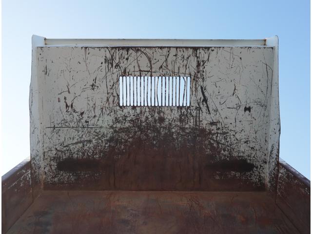 デュトロ セフティーローダーダンプ ワイドセミロング 積載3.7t スライドダンプ 3方開 ロックピン付 取扱説明書有り 180馬力 マニュアル6速 ETC付 ラジオ有り(13枚目)