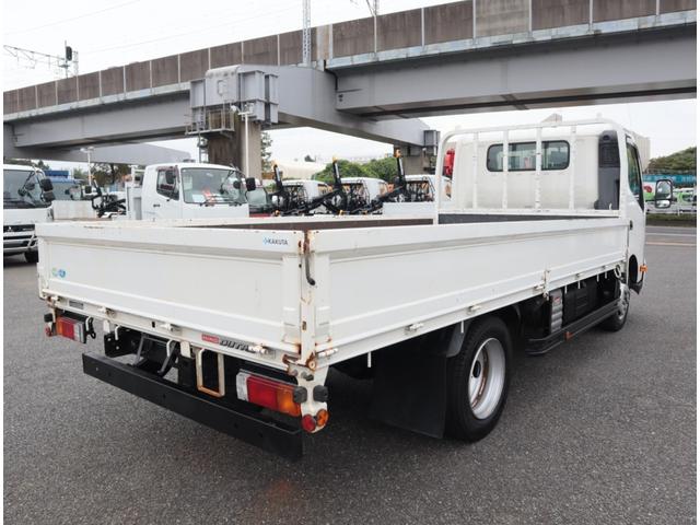 デュトロ 全低床 ワイドロング 積載2t 車両総重量5t未満 3方開 精工ラック 丸カンフック3対 150馬力 保証書有 取扱説明書有 ICターボ ETC カラーバックカメラ Bluetooth付ラジオ(4枚目)