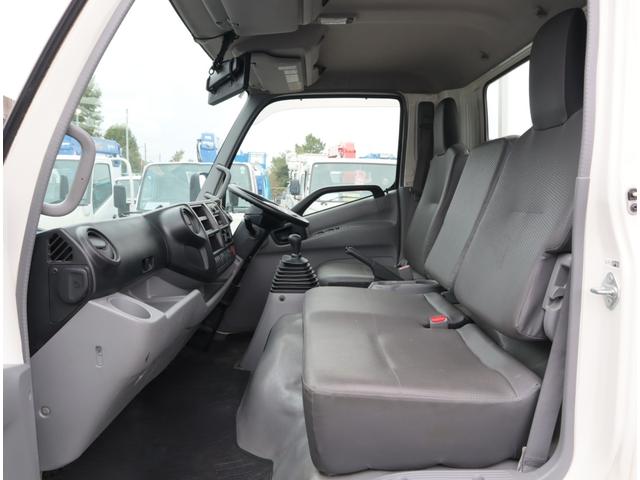 デュトロ 全低床 ワイドロング 積載2t 車両総重量5t未満 3方開 精工ラック 丸カンフック3対 150馬力 保証書有 取扱説明書有 ICターボ ETC カラーバックカメラ Bluetooth付ラジオ(24枚目)