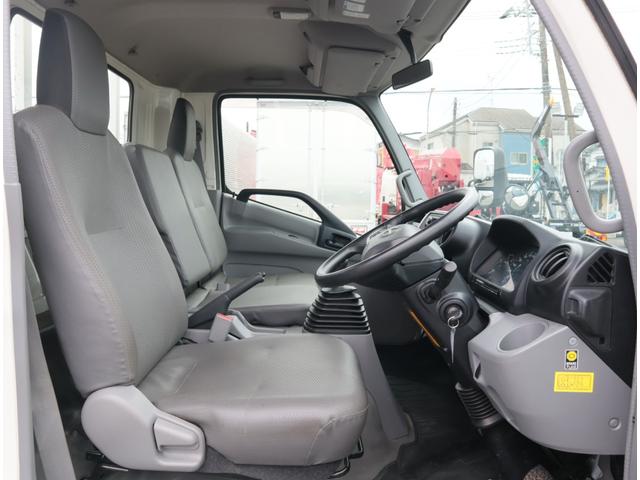 デュトロ 全低床 ワイドロング 積載2t 車両総重量5t未満 3方開 丸カンフック3対 精工ラック 保証書有 取扱説明書有 150馬力 フロア6速 ETC Bluetooth付ラジオ(16枚目)