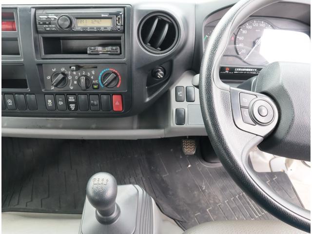 デュトロ 全低床 ワイドロング 積載2t 車両総重量5t未満 3方開 丸カンフック3対 精工ラック 保証書有 取扱説明書有 150馬力 フロア6速 ETC Bluetooth付ラジオ(18枚目)