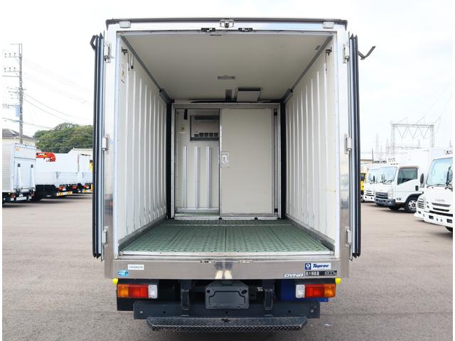 ダイナトラック 低温冷凍車　フルジャストロー　積載１．８ｔ　車両総重量５ｔ未満　フロア６ＭＴ　東プレ　－３０℃設定　エバハウス　スタンバイ付　スライドサイドドア　リア観音　床ステンレス（ＦＲＰスノコ敷き）　中間仕切り扉（移動可）　断熱全て７５ｍｍ（8枚目）