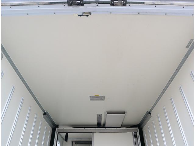 ダイナトラック 低温冷凍車　フルジャストロー　積載１．８ｔ　車両総重量５ｔ未満　フロア６ＭＴ　東プレ　－３０℃設定　エバハウス　スタンバイ付　スライドサイドドア　リア観音　床ステンレス（ＦＲＰスノコ敷き）　中間仕切り扉（移動可）　断熱全て７５ｍｍ（15枚目）