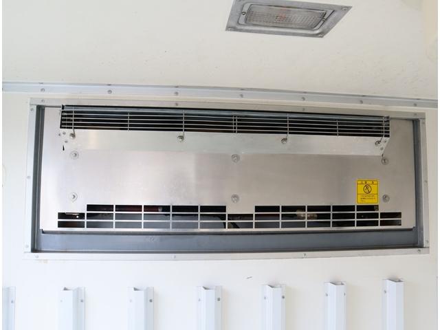 ダイナトラック 低温冷凍車　フルジャストロー　積載１．８ｔ　車両総重量５ｔ未満　フロア６ＭＴ　東プレ　－３０℃設定　エバハウス　スタンバイ付　スライドサイドドア　リア観音　床ステンレス（ＦＲＰスノコ敷き）　中間仕切り扉（移動可）　断熱全て７５ｍｍ（17枚目）