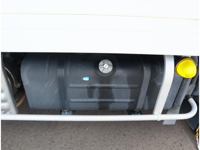 ダイナトラック 低温冷凍車　フルジャストロー　積載１．８ｔ　車両総重量５ｔ未満　フロア６ＭＴ　東プレ　－３０℃設定　エバハウス　スタンバイ付　スライドサイドドア　リア観音　床ステンレス（ＦＲＰスノコ敷き）　中間仕切り扉（移動可）　断熱全て７５ｍｍ（24枚目）