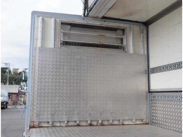 フォワード 低温冷凍ウィング　格納ゲート　荷台長６，１５０ｍｍ　ＡＴ車　－３０℃設定　エバハウス　リア観音　ラッシング２段　引出しフック５対　床、前立縞アルミ板貼り　箱内スイッチ　取扱説明書有り　バックカメラ付　ラジオ付　セミオートマ　スムーサーＦＸ（12枚目）