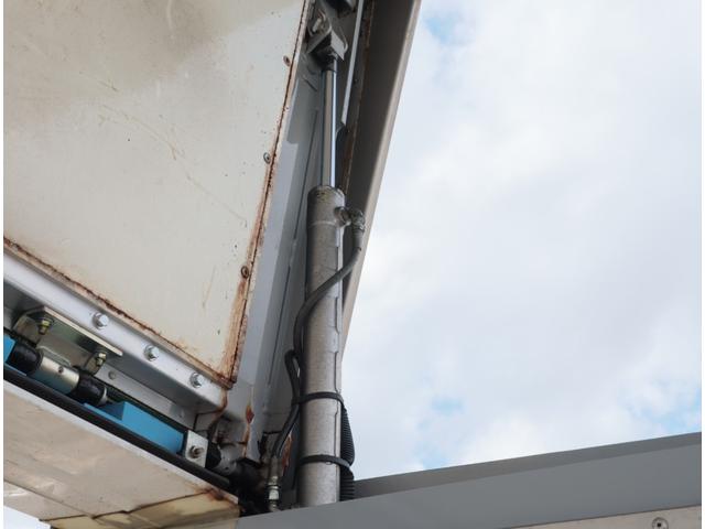 フォワード 低温冷凍ウィング　格納ゲート　荷台長６，１５０ｍｍ　ＡＴ車　－３０℃設定　エバハウス　リア観音　ラッシング２段　引出しフック５対　床、前立縞アルミ板貼り　箱内スイッチ　取扱説明書有り　バックカメラ付　ラジオ付　セミオートマ　スムーサーＦＸ（15枚目）