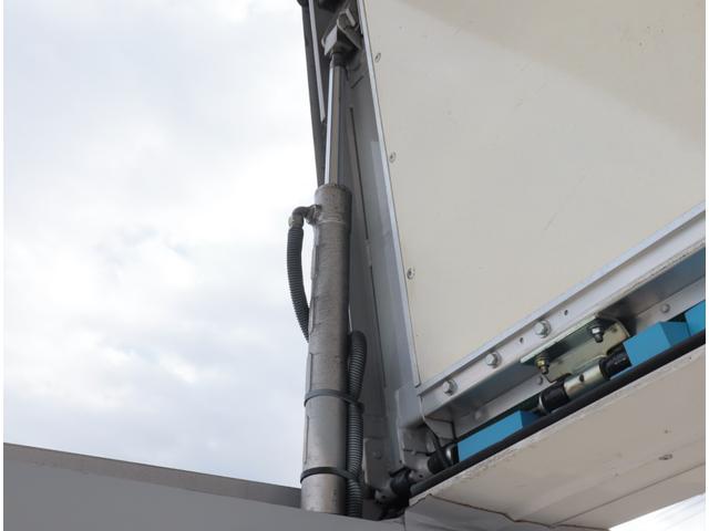 フォワード 低温冷凍ウィング　格納ゲート　荷台長６，１５０ｍｍ　ＡＴ車　－３０℃設定　エバハウス　リア観音　ラッシング２段　引出しフック５対　床、前立縞アルミ板貼り　箱内スイッチ　取扱説明書有り　バックカメラ付　ラジオ付　セミオートマ　スムーサーＦＸ（17枚目）