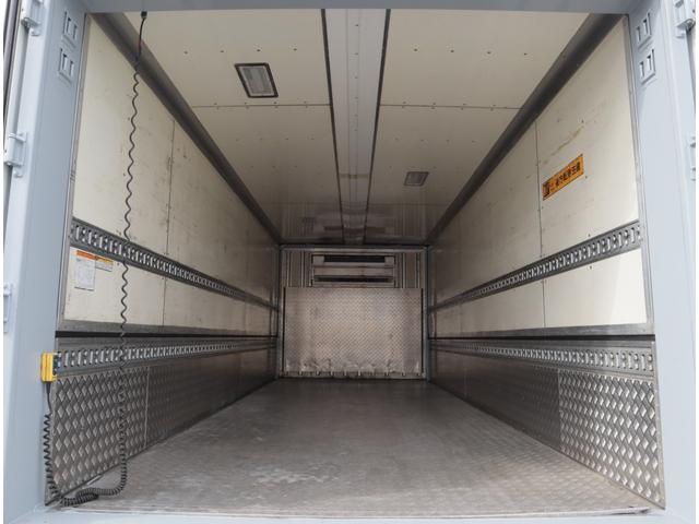 フォワード 低温冷凍ウィング　格納ゲート　荷台長６，１５０ｍｍ　ＡＴ車　－３０℃設定　エバハウス　リア観音　ラッシング２段　引出しフック５対　床、前立縞アルミ板貼り　箱内スイッチ　取扱説明書有り　バックカメラ付　ラジオ付　セミオートマ　スムーサーＦＸ（23枚目）