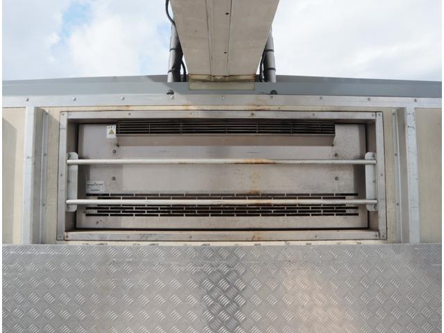 フォワード 低温冷凍ウィング　格納ゲート　荷台長６，１５０ｍｍ　ＡＴ車　－３０℃設定　エバハウス　リア観音　ラッシング２段　引出しフック５対　床、前立縞アルミ板貼り　箱内スイッチ　取扱説明書有り　バックカメラ付　ラジオ付　セミオートマ　スムーサーＦＸ（28枚目）