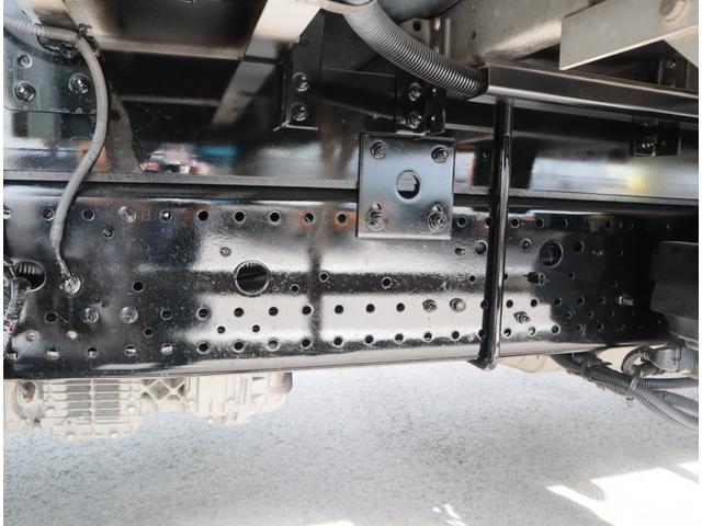 フォワード 低温冷凍ウィング　格納ゲート　荷台長６，１５０ｍｍ　ＡＴ車　－３０℃設定　エバハウス　リア観音　ラッシング２段　引出しフック５対　床、前立縞アルミ板貼り　箱内スイッチ　取扱説明書有り　バックカメラ付　ラジオ付　セミオートマ　スムーサーＦＸ（32枚目）