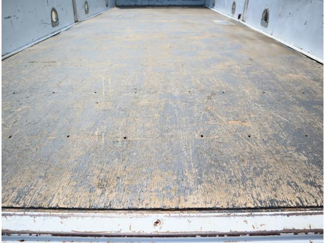 キャンター 木平　ワイド超々ロング　５方開　積載４．５５ｔ　５方開　ロープ穴４対　鳥居、アオリ内鉄板貼り　中間柱差し込み式　保証書有　取扱説明書有　記録簿有　車検付　１７５馬力　坂道発進補助有（9枚目）