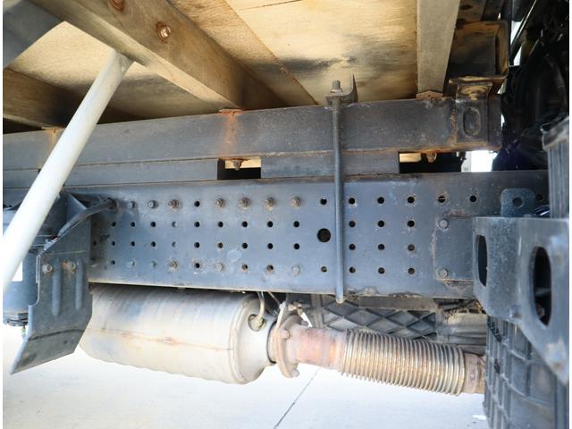 キャンター 木平　ワイド超々ロング　５方開　積載４．５５ｔ　５方開　ロープ穴４対　鳥居、アオリ内鉄板貼り　中間柱差し込み式　保証書有　取扱説明書有　記録簿有　車検付　１７５馬力　坂道発進補助有（12枚目）