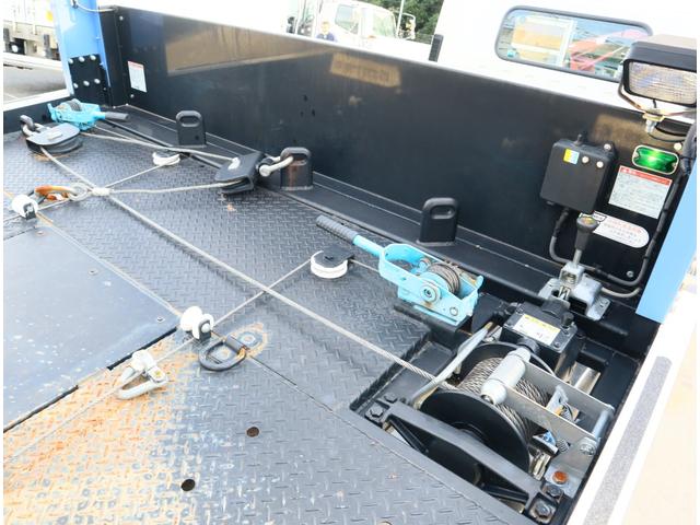 エルフトラック 2tセフティーローダー ウインチ ラジコン リア油圧ゲート 積載車 固縛フック 床上エキスパンド貼り 荷台長5,700mm 150馬力 セミオートマ スムーサーEX 保証書有り 取扱説明書有り 車検有り(14枚目)