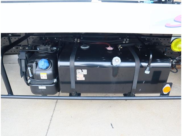 エルフトラック 2tセフティーローダー ウインチ ラジコン リア油圧ゲート 積載車 固縛フック 床上エキスパンド貼り 荷台長5,700mm 150馬力 セミオートマ スムーサーEX 保証書有り 取扱説明書有り 車検有り(23枚目)