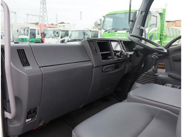 フォワード セフティーローダー 一般用 荷台長6,630mm ユニック UC-41LRS ウインチ ラジコン6ch リア油圧ゲート アオリ開閉式 鳥居前立フック4個 丸カンフック5対+中央前1個 後方強化フック2個 ボデー枠ロープフック7対 床木製 取説有(30枚目)