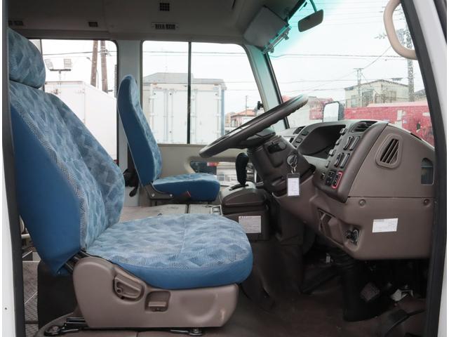 ローザ スタンダード ロング ハイルーフ 29人乗り 自動ドア 29座席(補助席6席) 自動スライドドア モケットシート(リクライニング付) プライバシーガラス プレヒーター 取扱説明書有(15枚目)