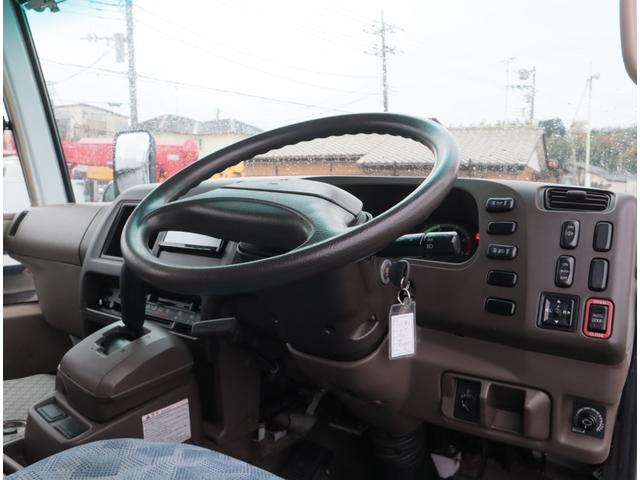 ローザ スタンダード ロング ハイルーフ 29人乗り 自動ドア 29座席(補助席6席) 自動スライドドア モケットシート(リクライニング付) プライバシーガラス プレヒーター 取扱説明書有(16枚目)