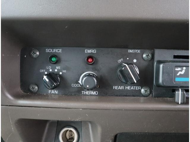 ローザ スタンダード ロング ハイルーフ 29人乗り 自動ドア 29座席(補助席6席) 自動スライドドア モケットシート(リクライニング付) プライバシーガラス プレヒーター 取扱説明書有(20枚目)