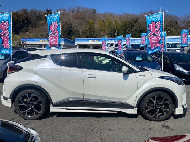 Ｃ－ＨＲ Ｇ　モデリスタエアロ　前後ドラレコ　純正９型ナビＴＶ　禁煙車　ＮＳＺＴ－Ｙ６６Ｔ　フルセグＴＶ　ブルートゥース　ＨＤＭＩ　ＵＳＢ　ＤＶＤ　ＣＤ　ブラインドスポットモニター　衝突軽減ブレーキ　レーダークルーズ　ＥＴＣ　ＴＶキット　シートヒーター　コーナーセンサー（8枚目）