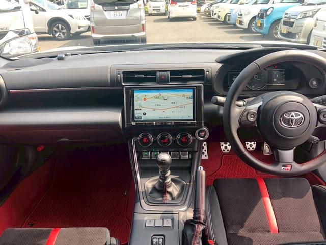 ＧＲ８６ ＲＺ　禁煙車　１オーナー　モデリスタエアロ・リヤスポ　ＥＴＣ　ＧＲスポーツマフラー・エアロスタビライジングカバー　９型ナビ　ＤＶＤ　フルセグＴＶ　ブルートゥース　ＨＤＭＩ　バックカメラ　デジタルインナーミラー型ドラレコ　ＢＳＭ　スモークフイルム　１８インチアルミ（5枚目）