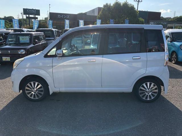 ステラ リベスタ　禁煙　ウインカー付電格ミラー　Ｗエアバック　ＡＢＳ　キーレス　革巻きステアリング　バニティミラー　電動格納ミラー　オーディオ　ＣＤ　ラジオ　ＡＵＸ　ヘットライトレベライザー　パワステ　ベンチシート　ドリンクホルダー　アームレスト　フォグ　バイザー（11枚目）